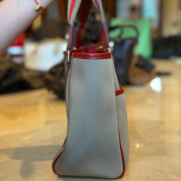 GUCCI Vinyl Green Handbag, 100% Authentic - Picture 3 of 8